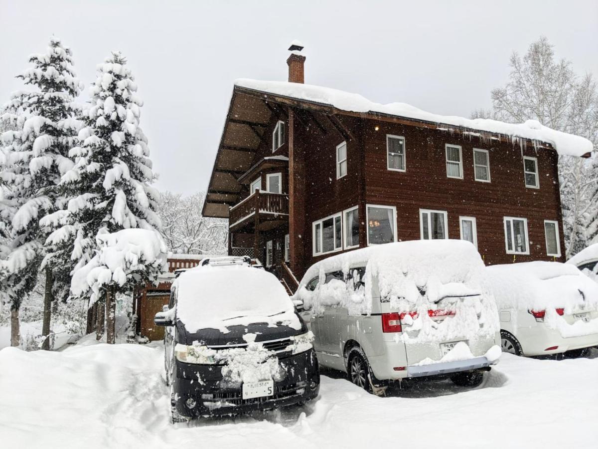 Niseko Ski Lodge - Higashiyama Buitenkant foto
